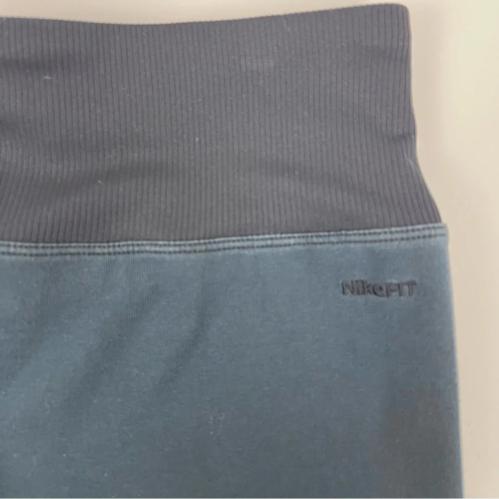 Nike Women's Fit-Dri Blue Capri Elastic Waist Leggings 337859 Size M; Activewear